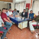 तिल्दा-नेवरा रेलवे स्टेशन पर यात्री सुविधाओं की निगरानी की जिम्मेदारी, सलाहकार समिति ने किया निरीक्षण