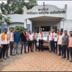 गुमा गांव में निजी कंपनी के कथित कब्जे के विरोध में ग्रामीणों ने तहसीलदार को सौंपा ज्ञापन